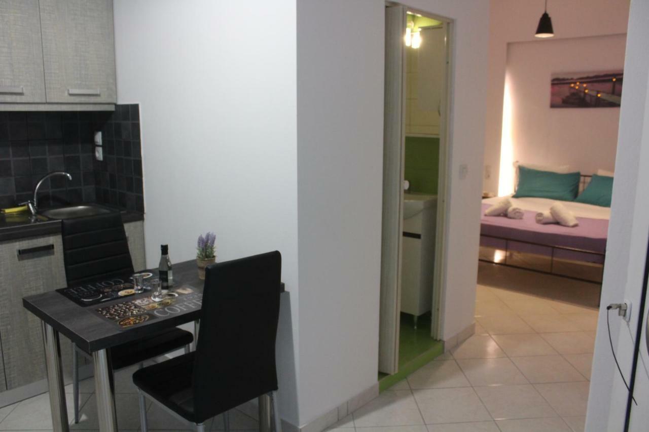 Aaron Studios Apartments 阿依弗西亚 外观 照片