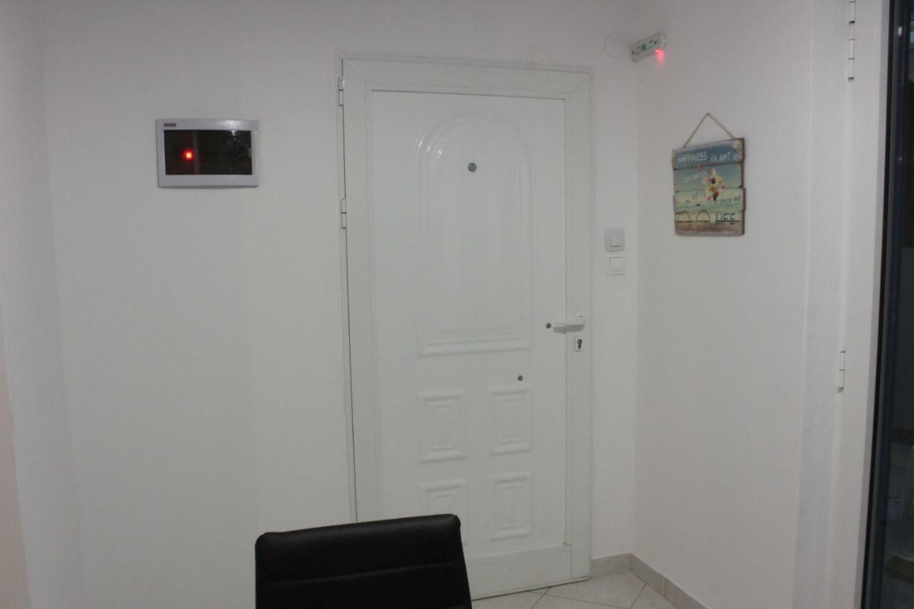 Aaron Studios Apartments 阿依弗西亚 外观 照片